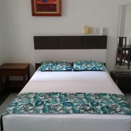Hotel Buenos Aires Club Inn Мельгар Экстерьер фото